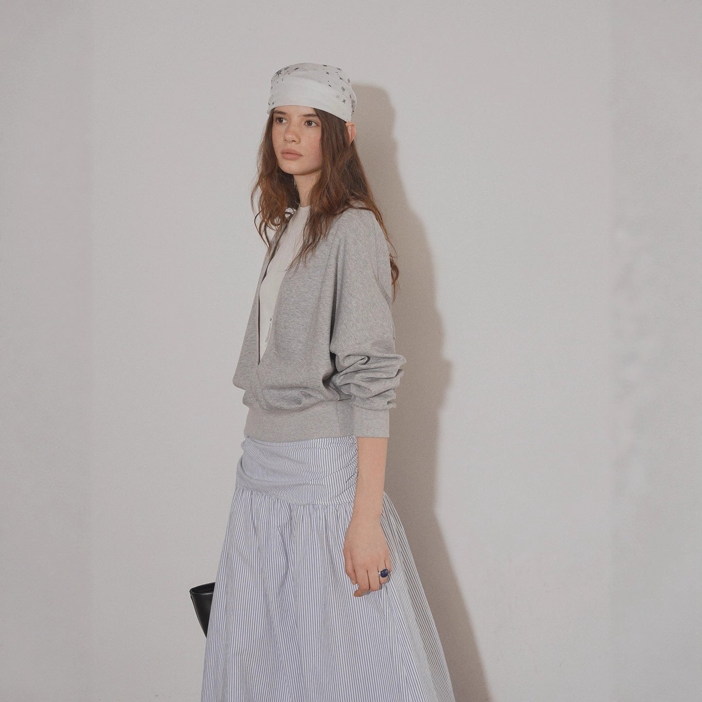 Lofi chIose gray V-neck casual sweatshirt women's new high-end loose slimming cover-up top for autumn