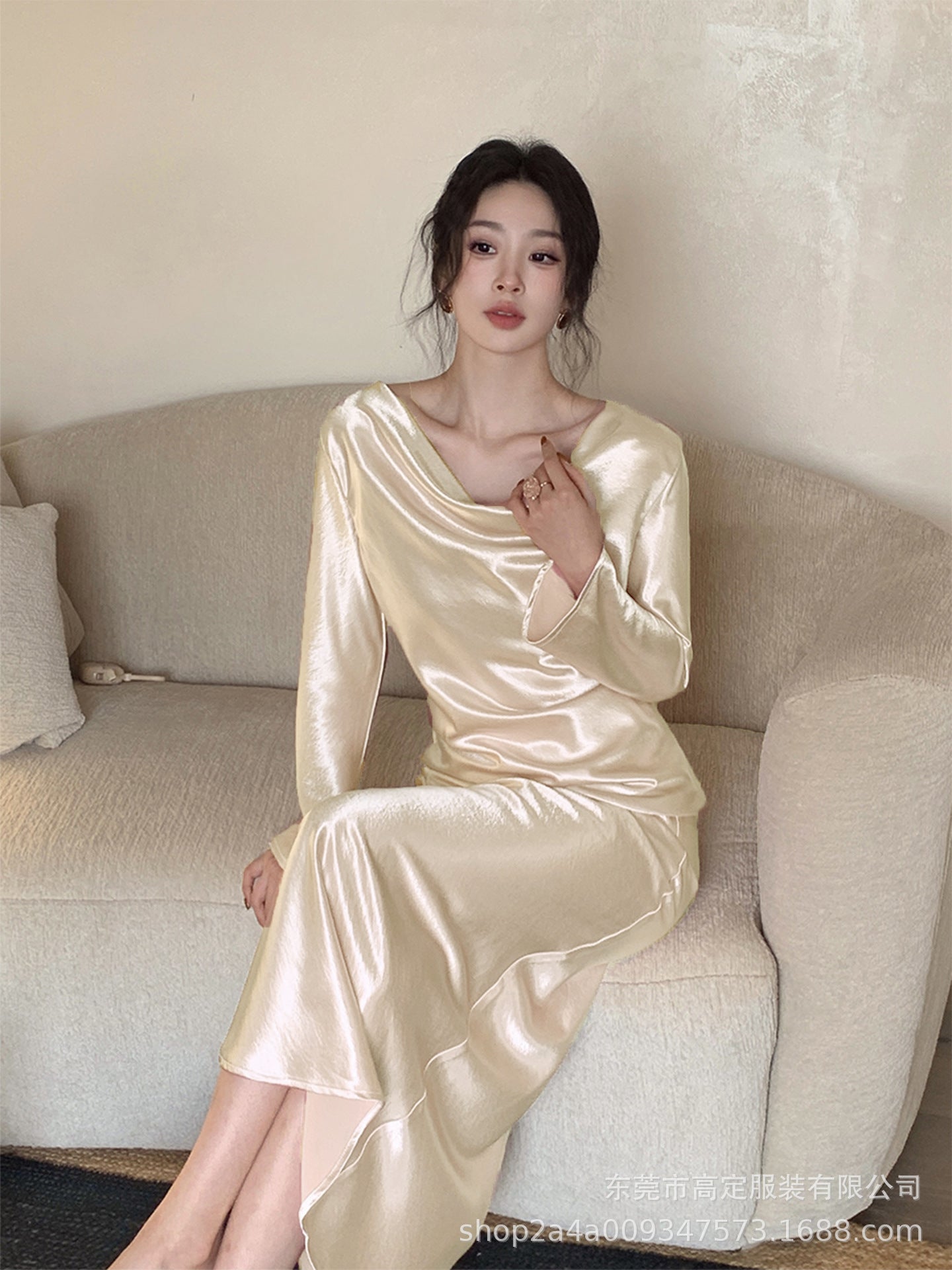 Haute couture 100% acetic acid champagne color rich daughter gold swing neck satin long-sleeved top women's retro temperament looking thin early autumn