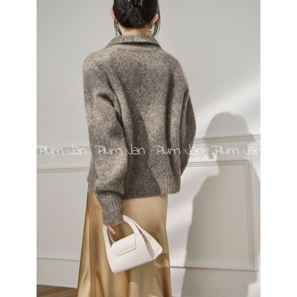 Plum Jan/Unique and beautiful This year's popular beautiful brown V-neck sweater women's 2026 new winter