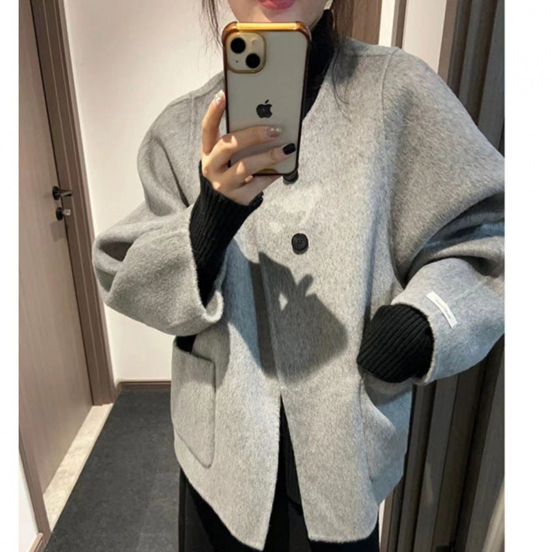 Hepburn woolen coat women's autumn and winter 2025 new small Korean high-end short woolen coat