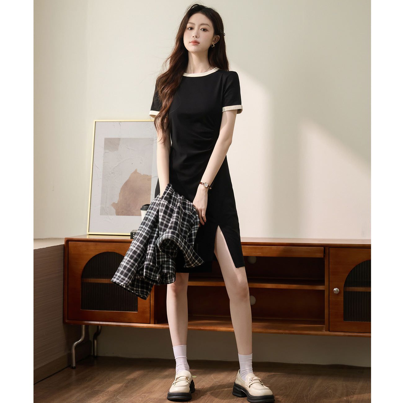 [Quality and high quality] Design sense temperament dress women's summer 2026 new contrasting color waist pleated split skirt