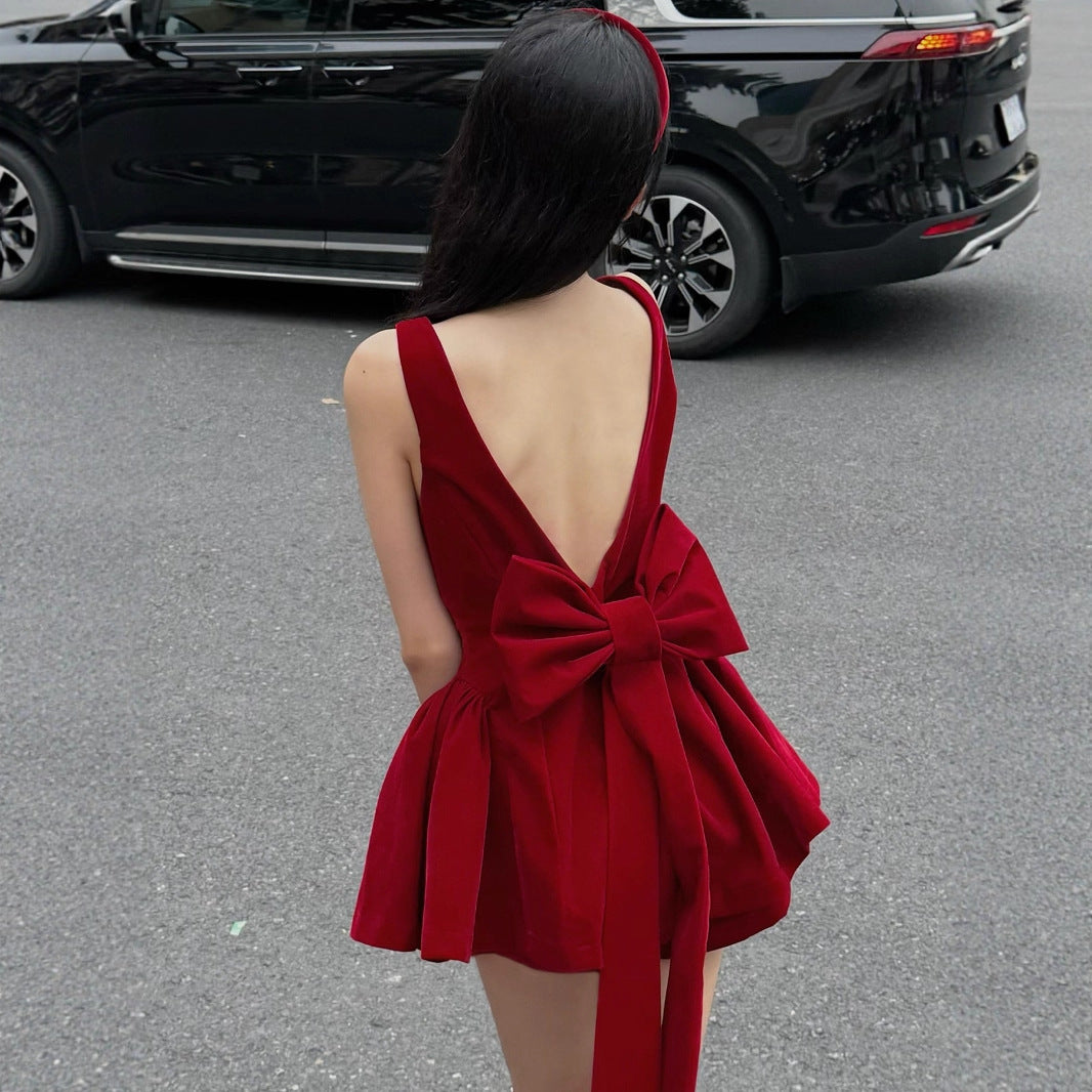 2025 spring new French red suspender design sense halter bow tutu skirt girl versatile waist skirt