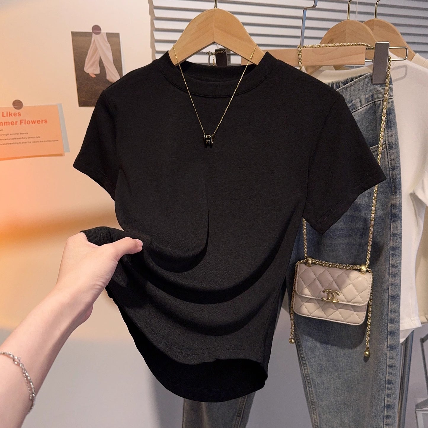 Short-sleeved T-shirt women's summer 2025 black small crew neck threaded waist slim-fitting versatile foreign-style top bottoming shirt