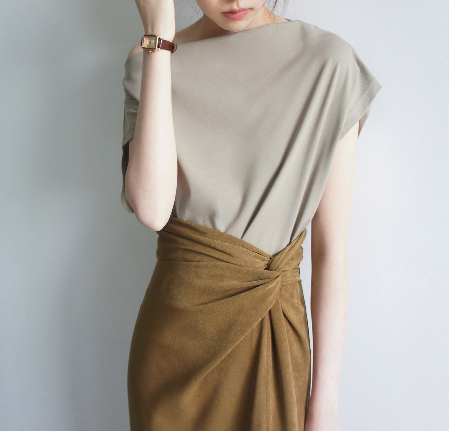 JOJOZ mustard matte texture cross design high waist side slit knee skirt temperament fashionable women's bottoms