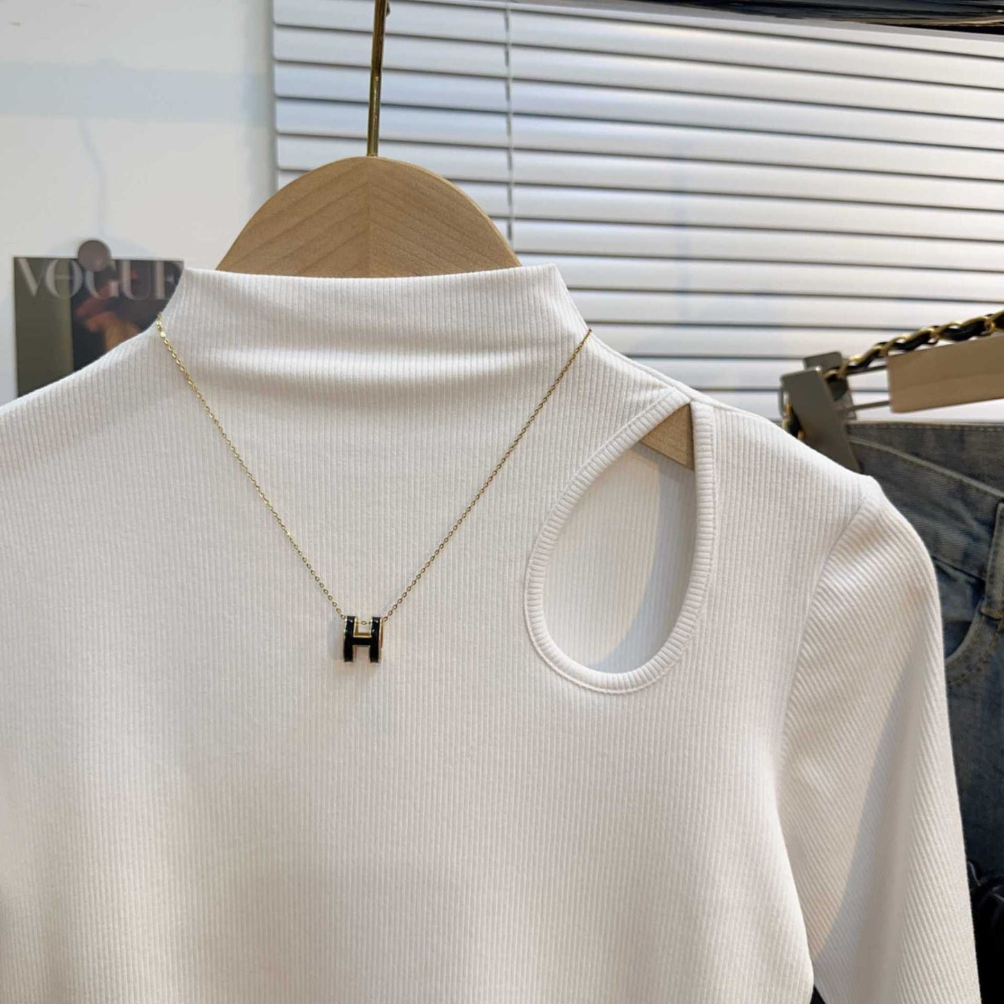 White threaded medium-sleeved t-shirt semi-turtleneck bottoming shirt women's spring, autumn and winter 2025 new five-quarter-sleeved hollow top