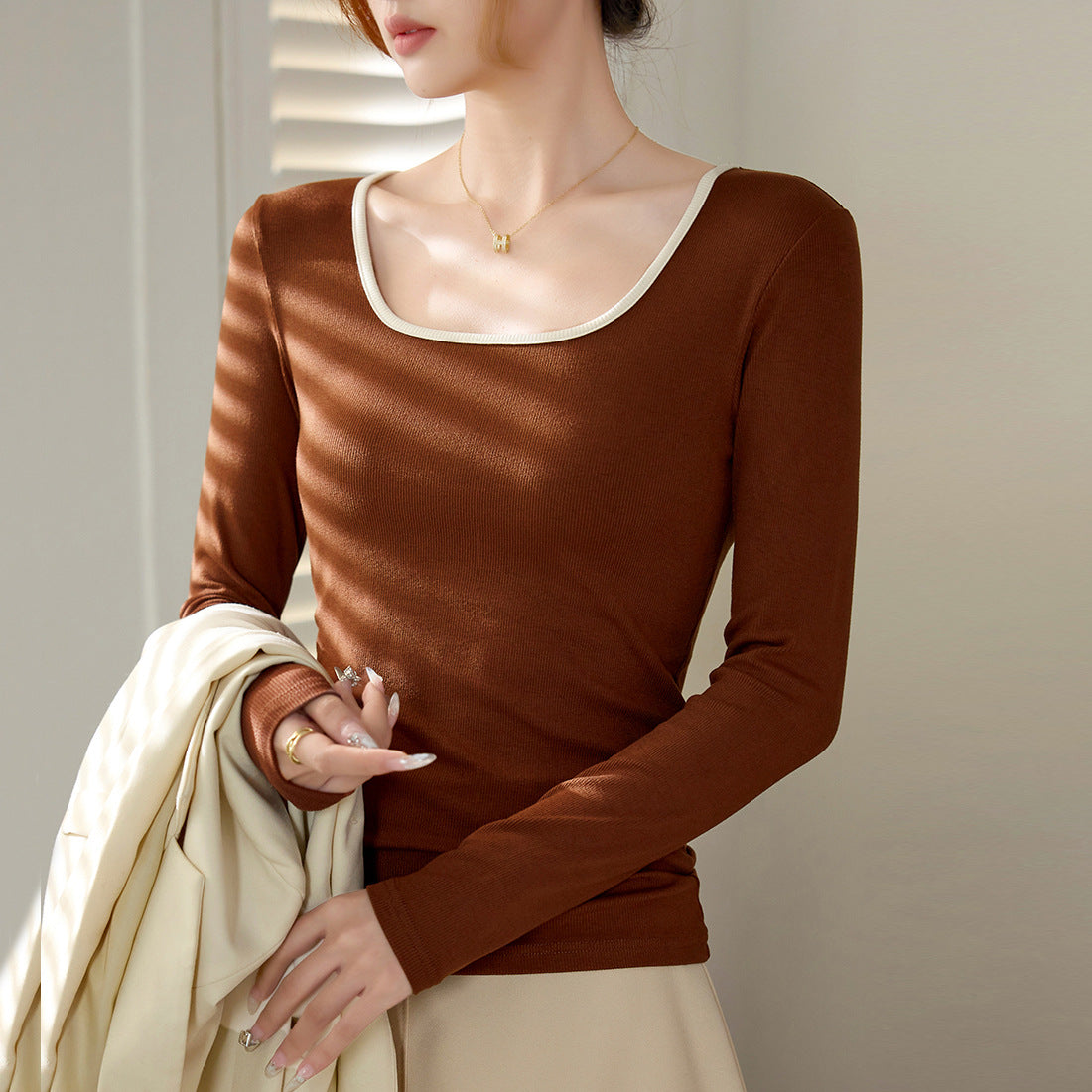 Selection of high elastic thin threaded square neck T-shirt women's long sleeves 2026 autumn and winter new outer wear contrasting color inner bottom top