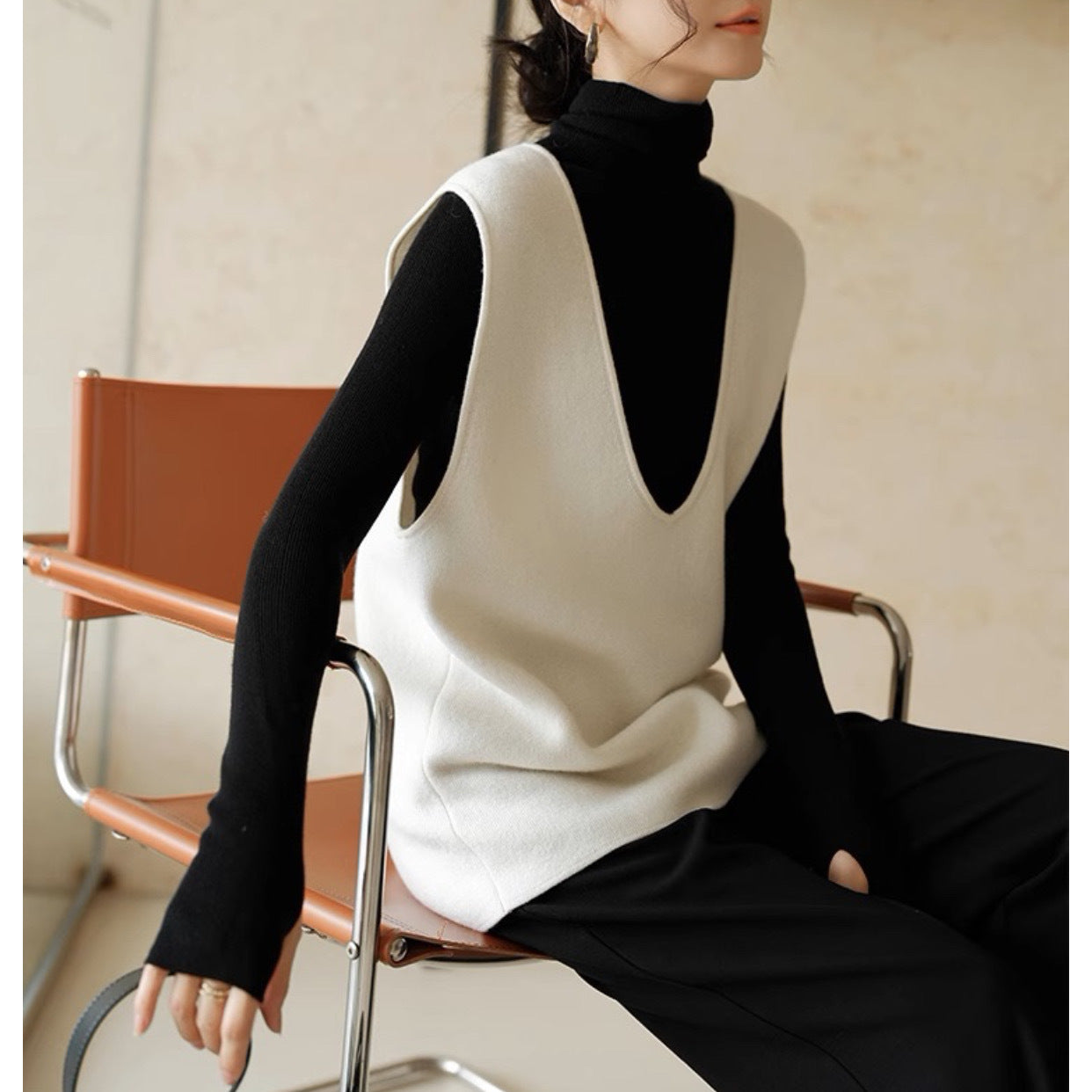 Versatile, simple, advanced relaxation, stacked and thin knitted vest vest